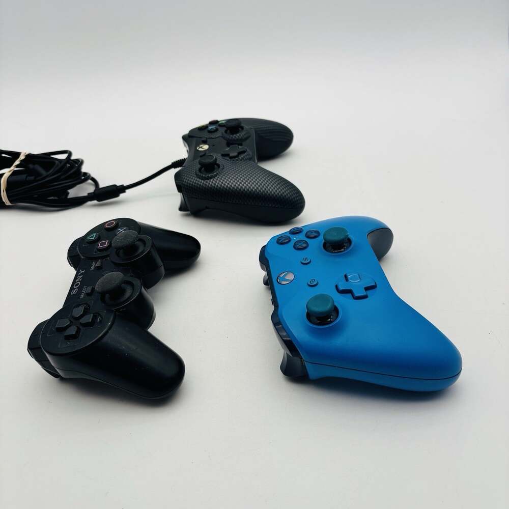 Three Controllers Xbox 360, Xbox One, And PS2 Untested - Picture 9 of 12
